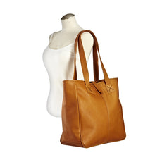 Load image into Gallery viewer, Oversized Vachetta Leather Tote